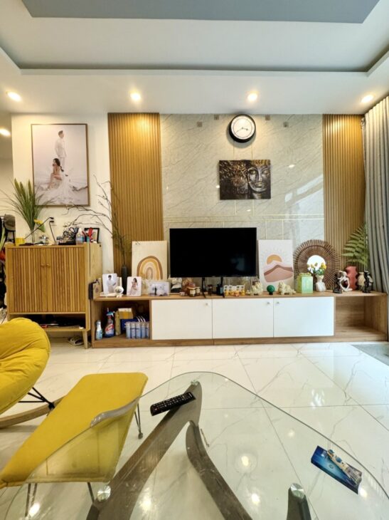 ????????HÀNG ĐẸP – KHÔNG NHỮNG NGON MÀ HIẾM – NHÀ 2 TẦNG MỚI NỘI THẤT XỊN – NGANG 5.4M KHÔNG GIAN SỐNG