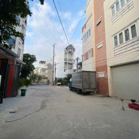 NHÀ MẶT TIỀN ĐƯỜNG HƠI THỤT QUẬN 12