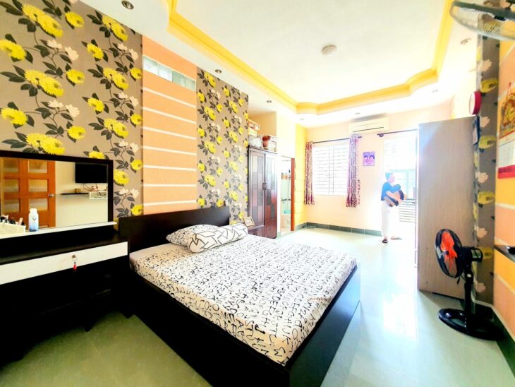 Nhỉnh 4 tỷ, gần hẻm xe hơi, NGUYỄN KIỆM, PN, 5m x 9m, 3 phòng