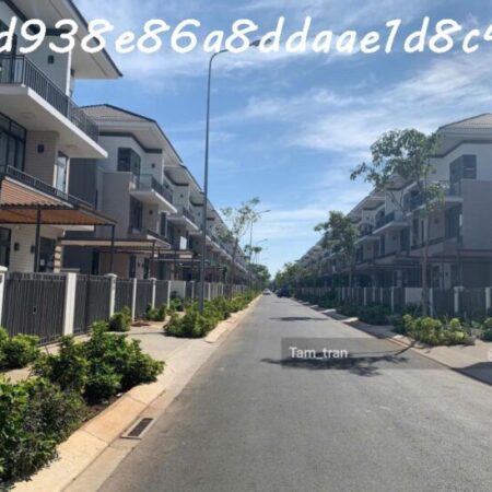 Bán biệt thự khu dân cư Lavila Nhà Bè, 5,5m x 17,6m, đủ tiện ích, bảo vệ 24/24, giá 10,35 tỷ Bán biệt thự khu dân cư Lavila Nhà Bè, 5,5m x 17,6m, đủ tiện ích, bảo vệ 24/24, giá 10,35 tỷ