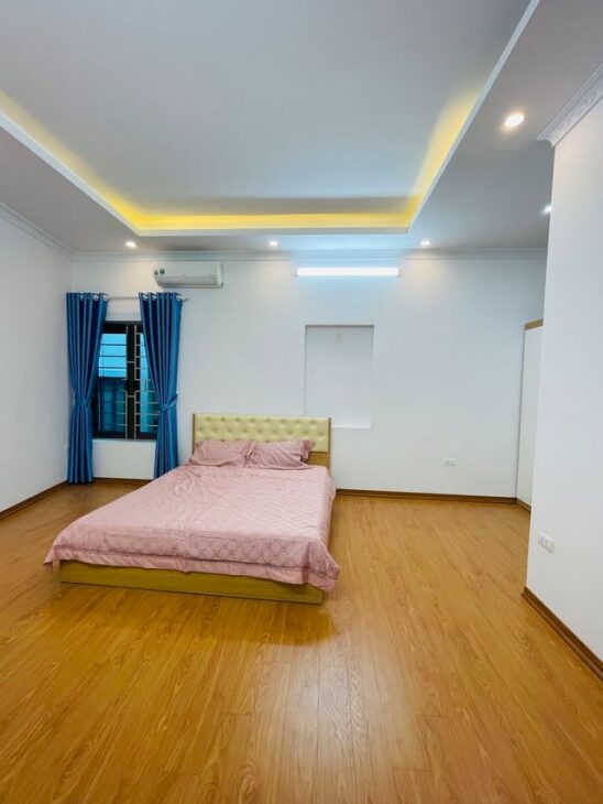 Bán nhà phố Cự Lộc – gần Ngã Tư Sở, 37m2, 5 tầng, 3 ngủ mới cứng chỉ 5,8 tỷ