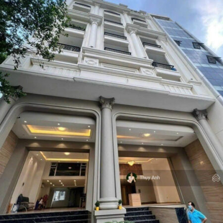 Tòa nhà 1 hầm – 10 tầng – MT Nguyễn Văn Linh, Quận 7 – DT 28x32m (CN 896m2) – giá 115 tỷ