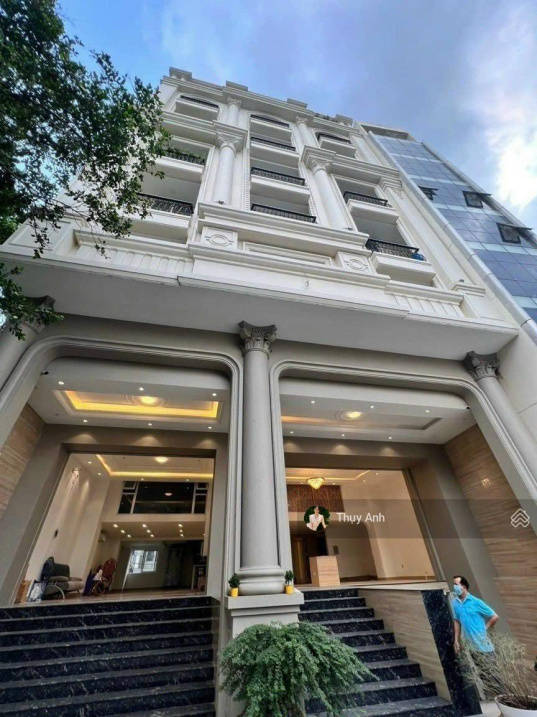 Tòa nhà 1 hầm – 10 tầng – MT Nguyễn Văn Linh, Quận 7 – DT 28x32m (CN 896m2) – giá 115 tỷ