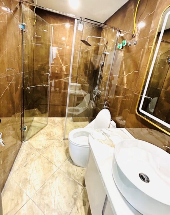 BÁN NHÀ THỊNH LIỆT, HOÀNG MAI, Ô TÔ VÀO NHÀ, SẴN THANG MÁY, 44M2 GIÁ YÊU THƯƠNG 12.8 TỶ