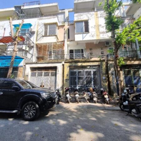 PHÂN LÔ 2 MẶT ĐƯỜNG – 3 Ô TÔ TRÁNH – VỈA HÈ -KDT VĂN PHÚ