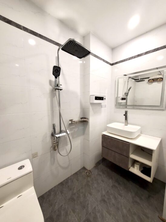 Siêu Hiếm, Lô góc 3 mặt thoáng, phân lô ô tô đỗ cửa, bán nhà Ngọc Thụy 33m2 nhỉnh 7 tỷ,