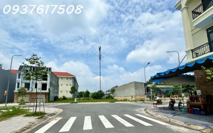 Đất Mặt Tiền Đường ĐX 16m Cách Đường Huỳnh Văn Luỹ 25m Trường Học Phú Chánh Tp.Tân Uyên 50m.