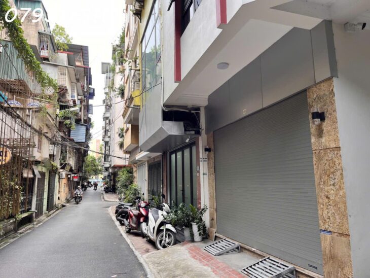 Vị trí vàng, bán nhà Lạc Long Quân gần hồ Tây, ở đẳng cấp, giá 20.8 tỷ