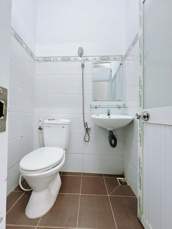 Hẻm 1/ Tôn Đản Q 4 NGANG 3 X 10 – 2 TẤM CÓ 2 TỶ