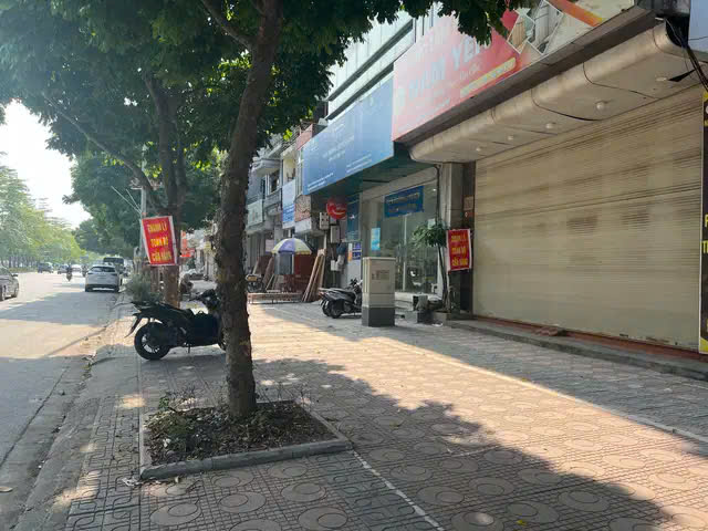 Bán nhà MẶT PHỐ Ngô Gia Tự- Long Biên 246m6 tầng THANG MÁY, 1 MẶT PHỐ, 1 MẶT NGÕ VỈA HÈ, KD 45.8 TỶ.