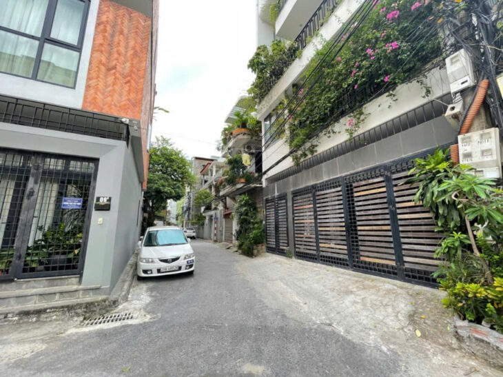 Bán nhà xinh Ngọc Lâm 36m2 thang máy– nhỉnh 10 tỷ– ô tô vào nhà- kinh doanh sầm uất.