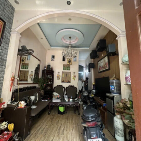 Bán nhà Ngọc Lâm 42m2 nhỉnh 9 tỷ – ngõ nông –ô tô đỗ cửa- kinh doanh sầm uất – View công viên Ngọc Bán nhà Ngọc Lâm 42m2 nhỉnh 9 tỷ – ngõ nông –ô tô đỗ cửa- kinh doanh sầm uất – View công viên Ngọc
