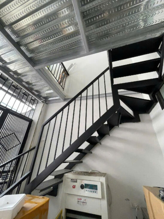 Bán nhà Nguyễn Văn Cừ 65m2, Nhỉnh 9 tỷ , ngõ thông rộng, oto đỗ cửa, cạnh cầu chương dương, tiện