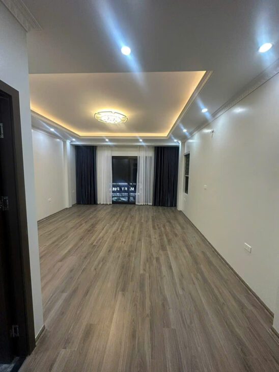 Bán nhà Hoàng Hoa Thám vừa ở vừa KD, ngõ thông, mới đẹp 48mx7 tầng THANG MÁY nhỉnh 11 tỷ.