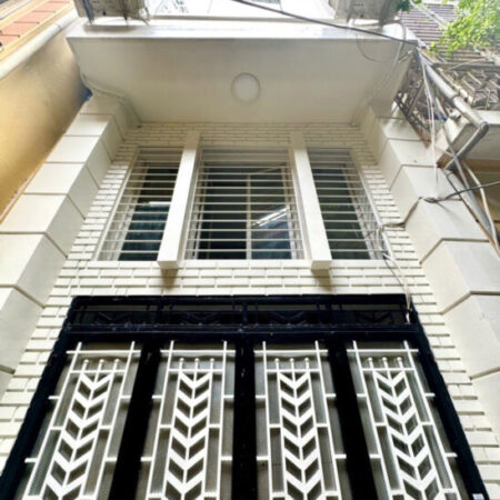 NHÀ MỚI- DÒNG TIỀN 540 TRIỆU/ NĂM – GẦN PHỐ NGUYỄN TRÃI – HÀNG XÓM ROYAL CITY