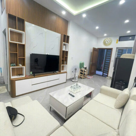 Hàng hiếm Tây Hồ – 40m2 chỉ 7.7 tỷ – phố Tây – cách ô tô tránh hơn 50m.