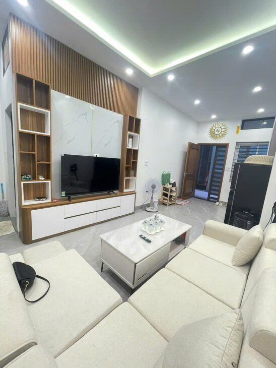 Hàng hiếm Tây Hồ – 40m2 chỉ 7.7 tỷ – phố Tây – cách ô tô tránh hơn 50m.