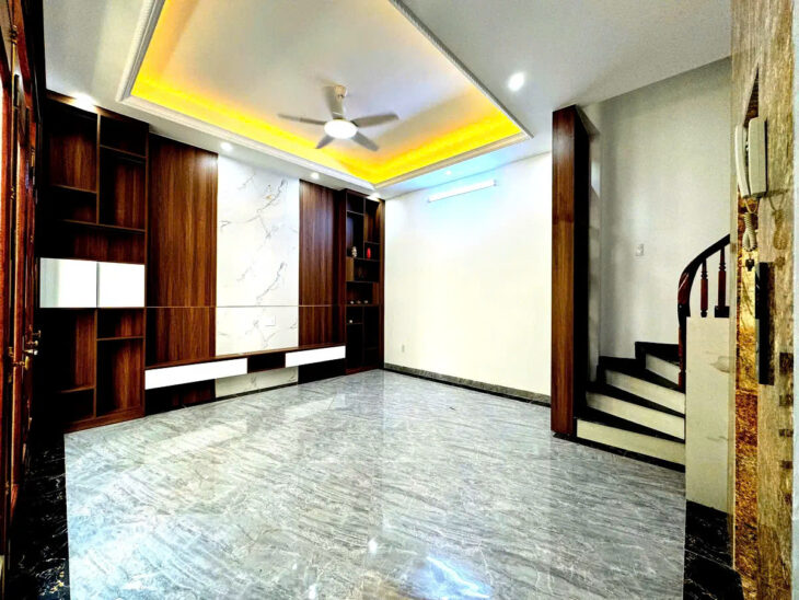 NHÀ MỚI – ĐẸP – 6 TẦNG- THANG MÁY, 37M2, MT 5M, 6,95 TỶ.LỆ MẬT- LONG BIÊN.