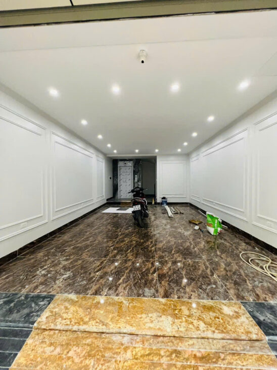 Bán liền kề KĐT Văn Phú, Hà Đông. Dt 76m2, 5 tầng mới, nội thất xịn 18.5 tỷ.