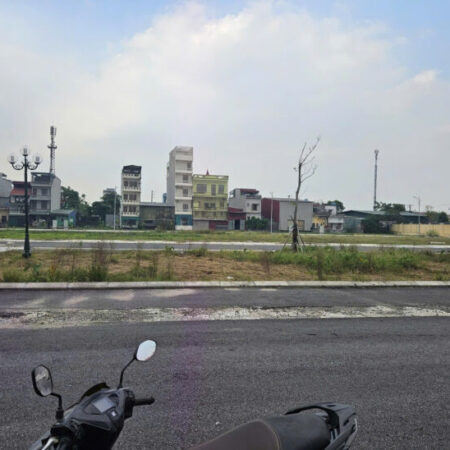 Bán lô đất liền kề tại Thị trấn Đông Hưng, diện tích 70m2 giá chỉ 1.23 tỷ.