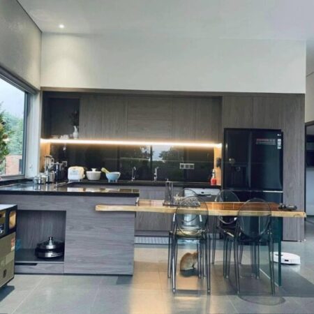 CĂN NHÀ 3 TẦNG NỞ HẬU NGAY MẶT ĐƯỜNG TRẦN THÁI TÔNG – PHƯỜNG BỒ XUYÊN – TP THÁI BÌNH VỚI DT 95.8M2