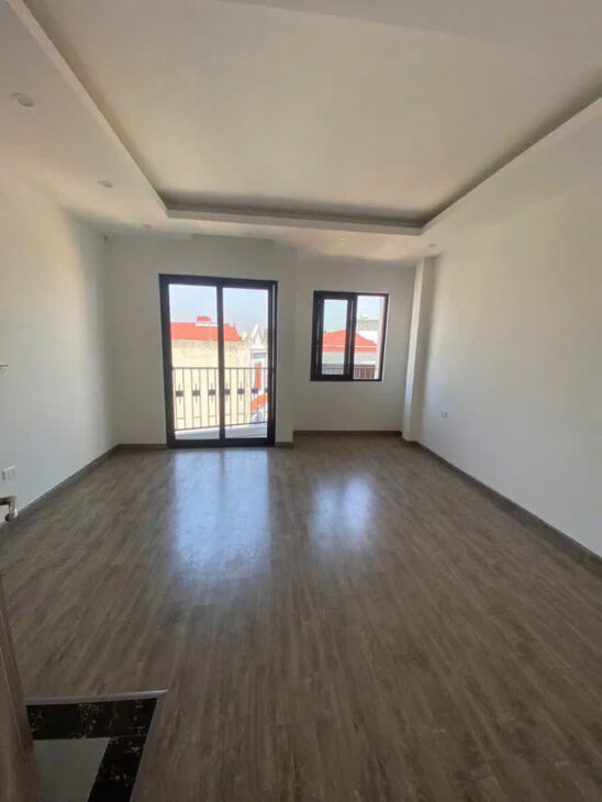 PHÚC LỢI, BA MẶT THOÁNG , NGÕ THÔNG, MORNING ĐỖ CỬA 35M2,4T,MT 4.2M, 6.65 TỶ,LONG BIÊN.