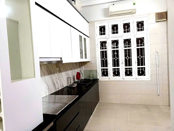 BÁN NHÀ RIÊNG KHU PHÂN LÔ QUÂN ĐỘI Ô TÔ ĐỖ CỬA.36M2, 5 TẦNG, MT 3M,6.5 TỶ.