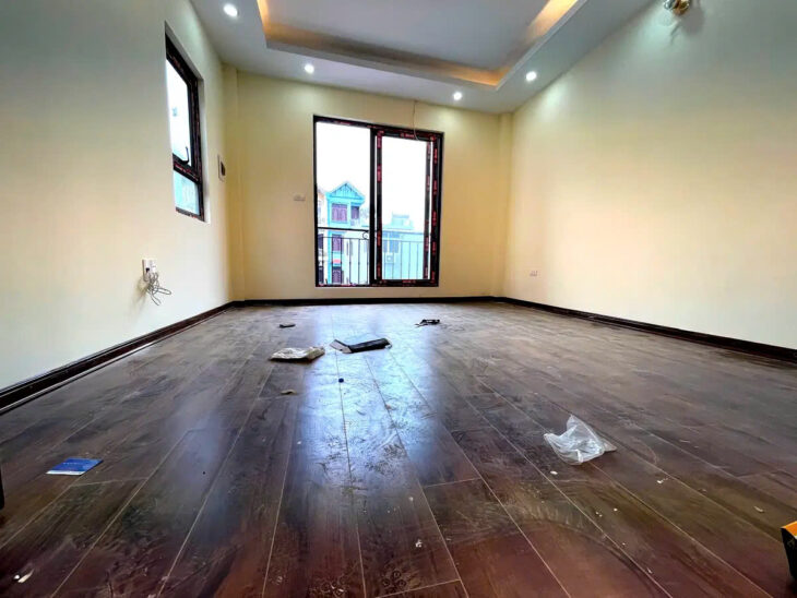 NHÀ ĐẸP PHỐ ĐÀM QUANG TRUNG- LONG BIÊN, 30M2, 5 TẦNG,MT 4M, 5.55 TỶ.