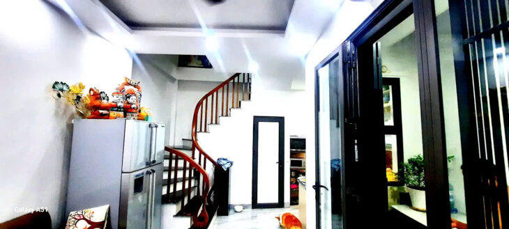 BÁN NHÀ PHỐ ĐÀM QUANG TRUNG- LONG BIÊN 30/45M2, 5 TẦNG, MT 3M, 5.65 TỶ.