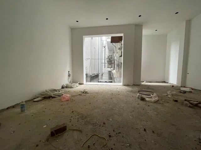 BÁN NHÀ MỚI ĐẸP PHỐ HUỲNH TẤN PHÁT- LONG BIÊN, 33M2, 5 TẦNG, MẶT TIỀN 5M, 5.55 TỶ.