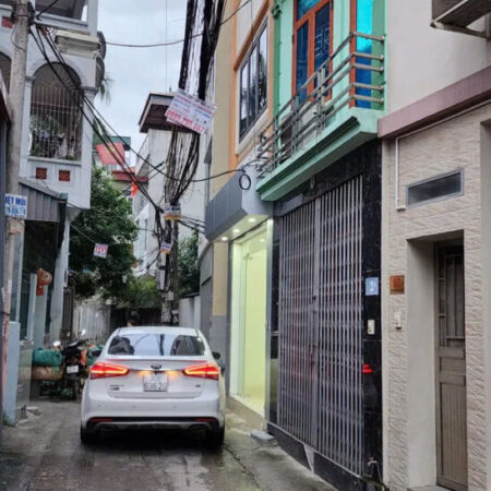 NHÀ BÁT KHỐI- THẠCH BÀN, 31M2,4 TẦNG,5.2 TỶ.Ô TÔ QUA, KINH DOANH- LONG BIÊN.