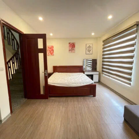 NHÀ MỚI PHỐ BÁT KHỐI- LONG BIÊN, 44M2, 5 TẦNG, MT 4M, 6.5 TỶ.