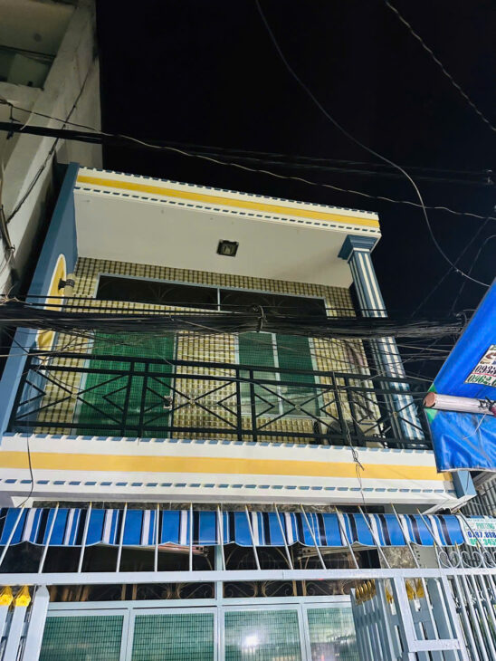 SÁT MẶT TIỀN Q4 NGANG 4 DÀI 11,59 ĐÚC BÊ TÔNG 2 TẤM CÓ 3 TỶ