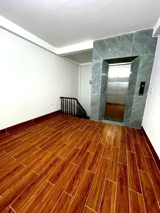 Bán nhà riêng phố Nguyễn Văn Linh,40m2, 6 tầng,mặt tiền 4m, 7.2 tỷ. Long Biên.