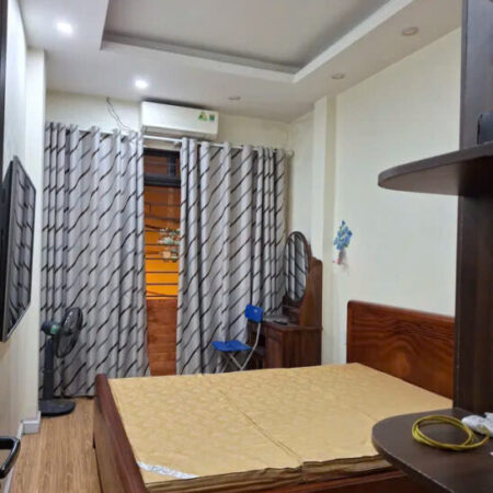 NHÀ MỚI- ĐẸP PHỐ ĐỨC GIANG- LONG BIÊN , 35M2, 5 TẦNG, MT 3.5M, 5.3 TỶ.