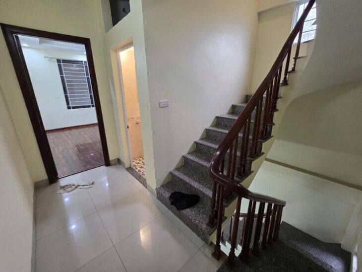 CHÍNH CHỦ CẦN BÁN NHÀ LÔ GÓC 2 THOÁNG PHỐ HOÀNG CẦU