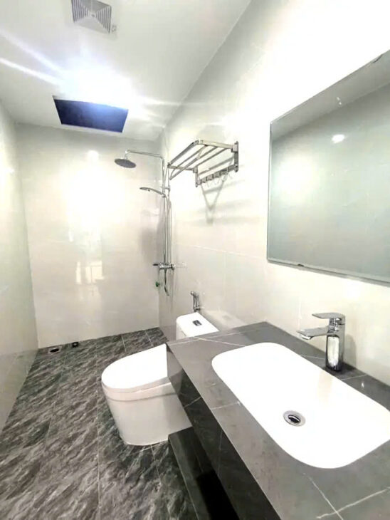 NHÀ MỚI – Ô TÔ ĐỖ CỬA,32M2, 5 TẦNG,MT3.8M, 5.8 TỶ, THẠCH BÀN- LONG BIÊN.