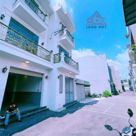 NP142 nhà phố thiết kế Châu Âu, 1 trệt 2 lầu, pháp lý sổ riêng hoàn công đầy đủ NP142 nhà phố thiết kế Châu Âu, 1 trệt 2 lầu, pháp lý sổ riêng hoàn công đầy đủ