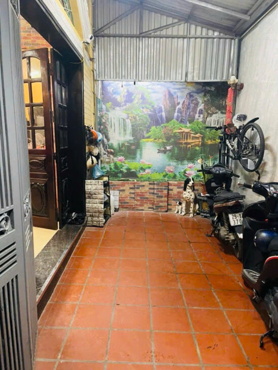 B.ÁN NHÀ NGÕ 136 KIM GIANG – LÔ GÓC – NGÕ RỘNG – SÂN RIÊNG.