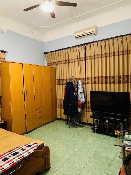B.ÁN NHÀ NGÕ 136 KIM GIANG – LÔ GÓC – NGÕ RỘNG – SÂN RIÊNG.