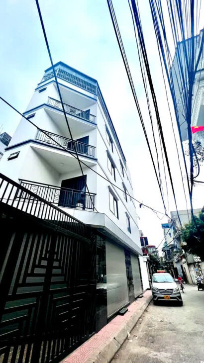 -Nhà mới Phố Ngô Gia Tự 80m2,5 tầng, mặt tiền 15m,12.5 tỷ.Ô tô chánh- vào nhà.