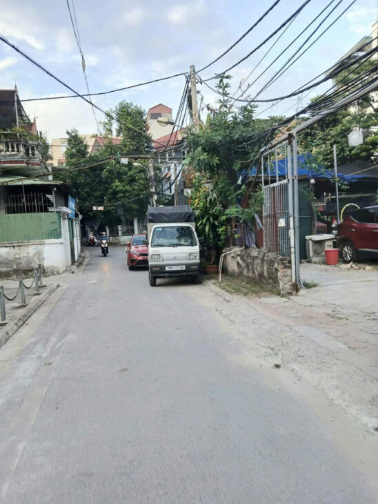 ????????B-á-n đất Ngọc Thụy ngõ Thông Ô Tô Diện tích 65M mặt tiền 4.2M Giá chào 8.5 tỷ thương