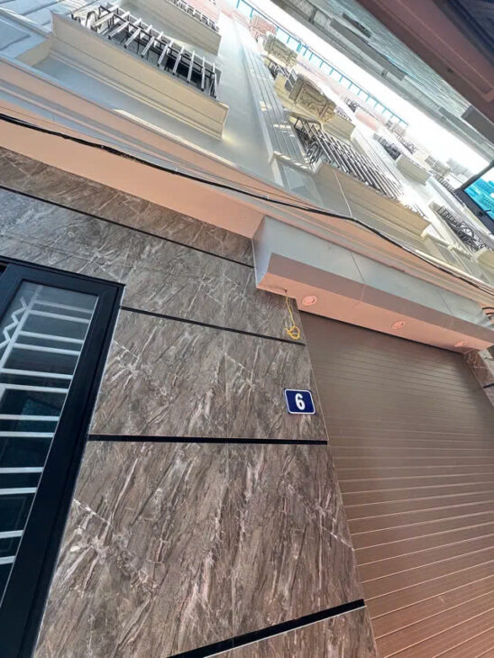 NHÀ ĐẸP PHỐ NGỌC LÂM- LONG BIÊN , 33M2, 5 Tầng,MT 5.6M, 7.8 TỶ.TAHNG MÁY.