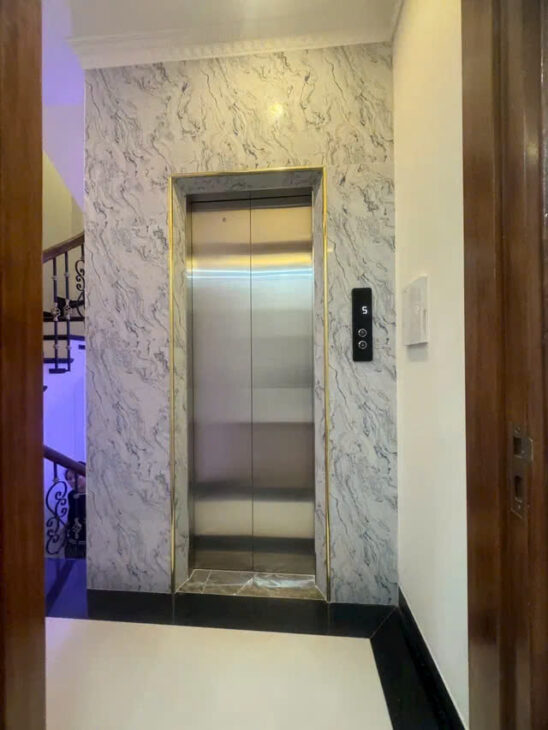 NHÀ ĐẸP PHỐ NGỌC LÂM- LONG BIÊN , 33M2, 5 Tầng,MT 5.6M, 7.8 TỶ.TAHNG MÁY.