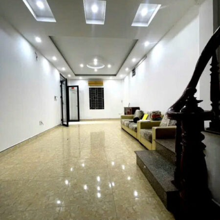 BÁN NHÀ PHỐ NGUYỄN VĂN CỪ- LONG BIÊN 39M2, 5 TẦNG, MẶT TIỀN 4M, 6.8 TỶ.