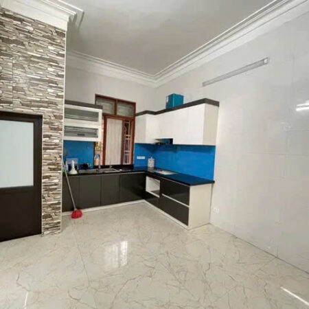 Nhà phố Nguyễn Văn Linh- Long Biên 50m2, 4 Tầng, mặt tiền 5 M, 7.2 tỷ.