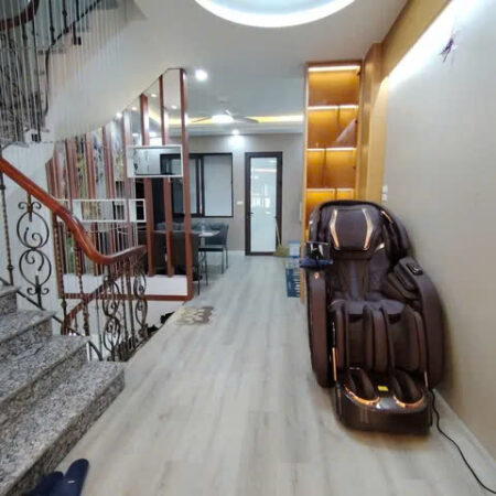 NHÀ RIÊNG PHỐ BỒ ĐỀ- LONG BIÊN, 47M2,5 TẦNG,11.3 TỶ. THANG MÁY, GARA 2 Ô TÔ.