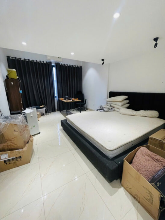 Bán nhà lạc trung 5 tầng long lanh ô chờ thanh máy phân lô ô tô tránh hai bà trưng
