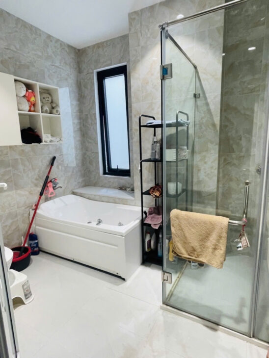 Bán nhà lạc trung 5 tầng long lanh ô chờ thanh máy phân lô ô tô tránh hai bà trưng