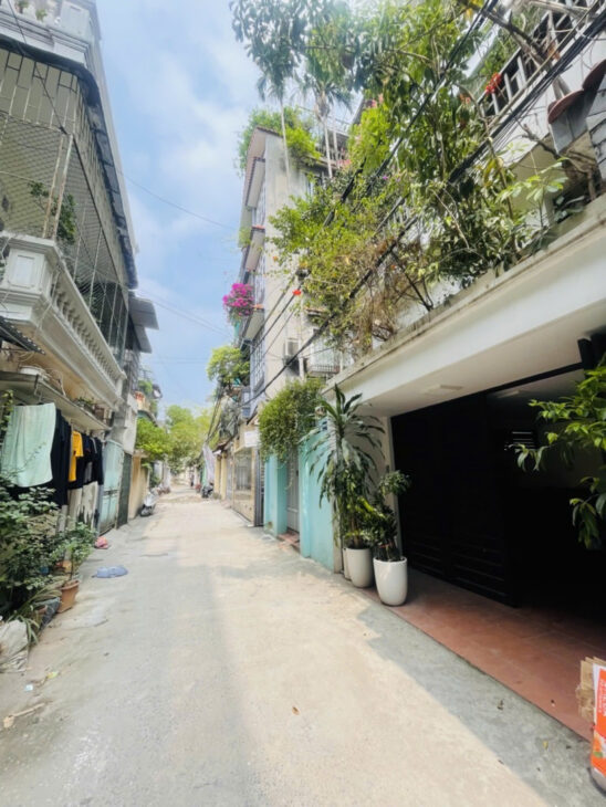 Bán nhà lạc trung 5 tầng long lanh ô chờ thanh máy phân lô ô tô tránh hai bà trưng